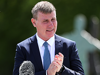 Stephen Kenny aims dig at pred...